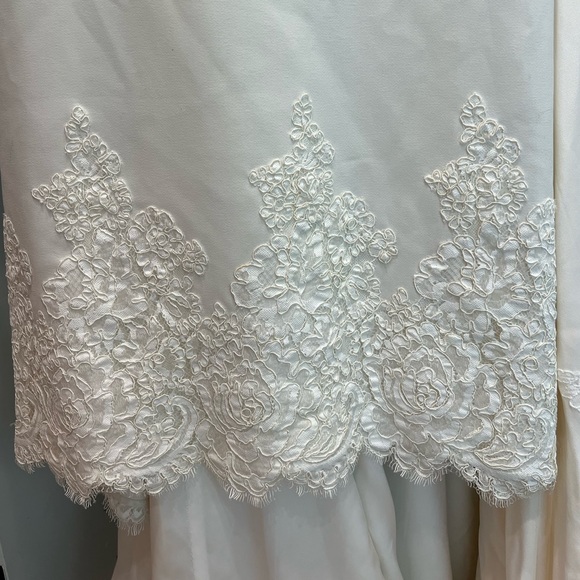 Anne Barge Lana Gown - Picture 6 of 8